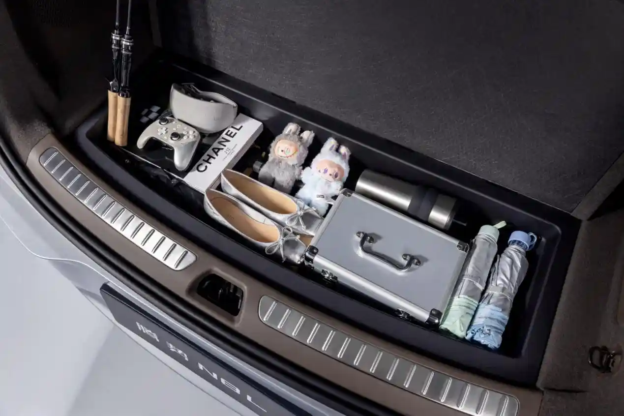 29.98万起！腾势N8L重塑豪华SUV新标杆，定义五心三感出行美学