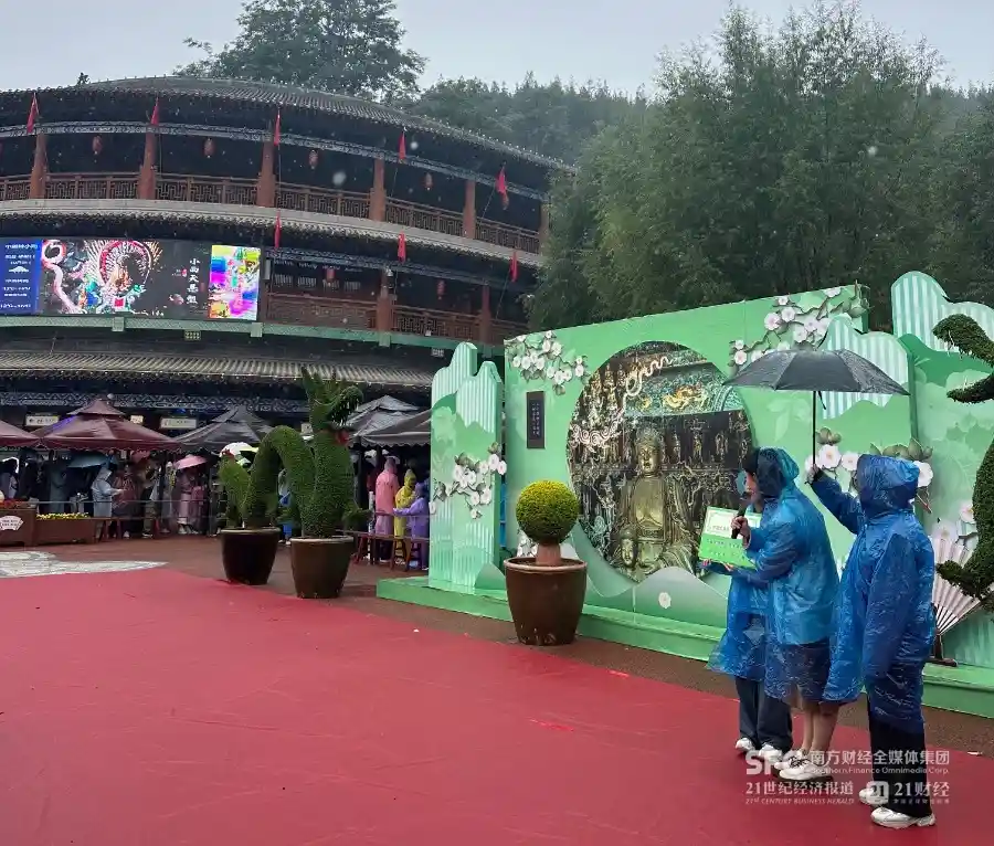 悟空引爆小西天：雨中百倍客流狂潮，文旅新热点崛起