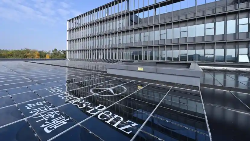 奔驰CLA碳减排新解:再生材料与绿色智造的未来之路