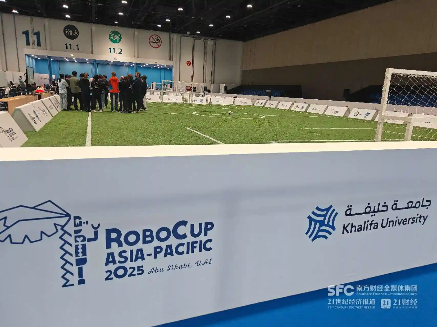 2050年机器人足球赛将颠覆人类？阿布扎比赛事引爆未来对决