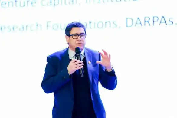 突破边界：与诺奖得主阿吉翁的深度对话