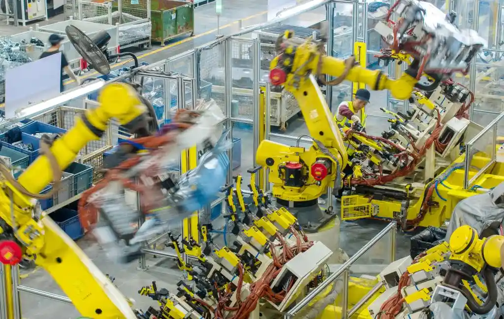 智造未来：一辆汽车的科技进化论