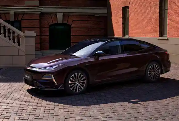 吉利银河星耀8远航家震撼预售：1725km续航创纪录，14.28万起启程未来