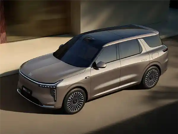 上线控转向，智己LS8操控灵动再升级